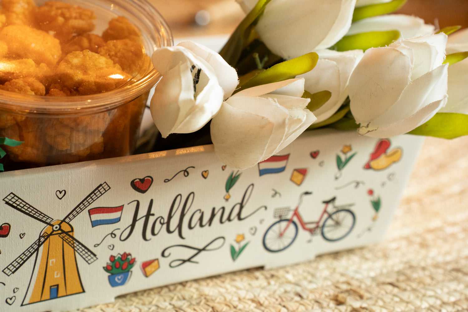 Mand karton wit met opdruk "HOLLAND" 29X21X9CM
